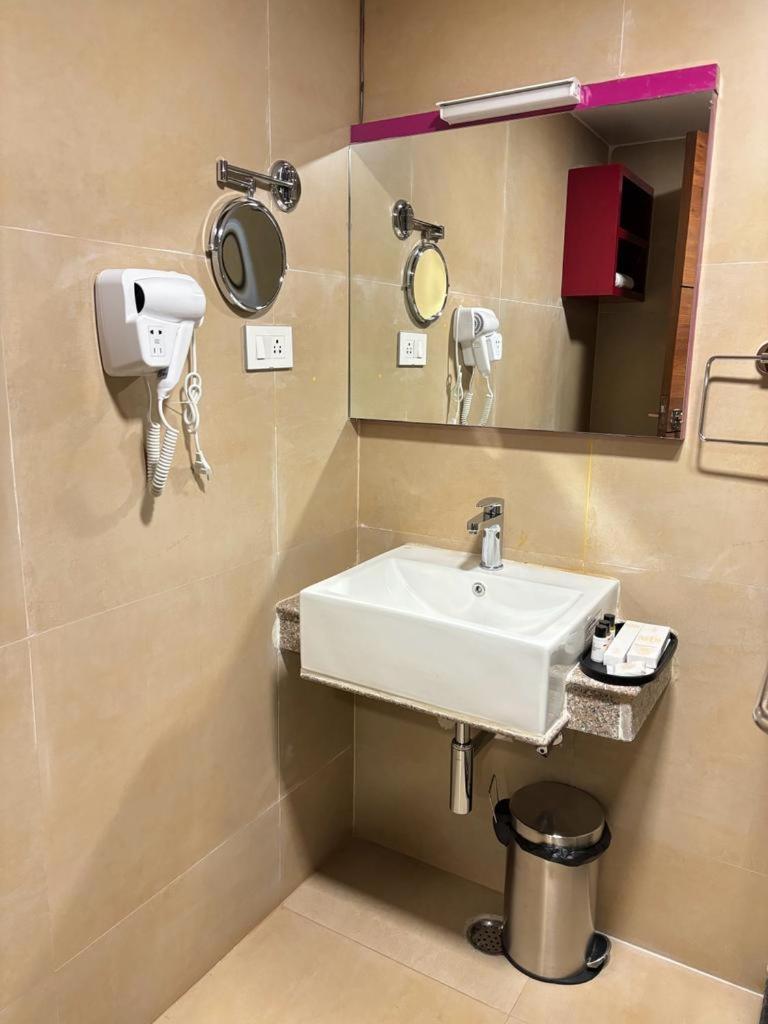 Hotel Golden Orbit Asansol Экстерьер фото