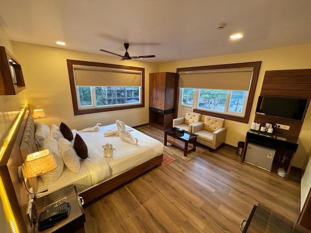 Hotel Golden Orbit Asansol Экстерьер фото