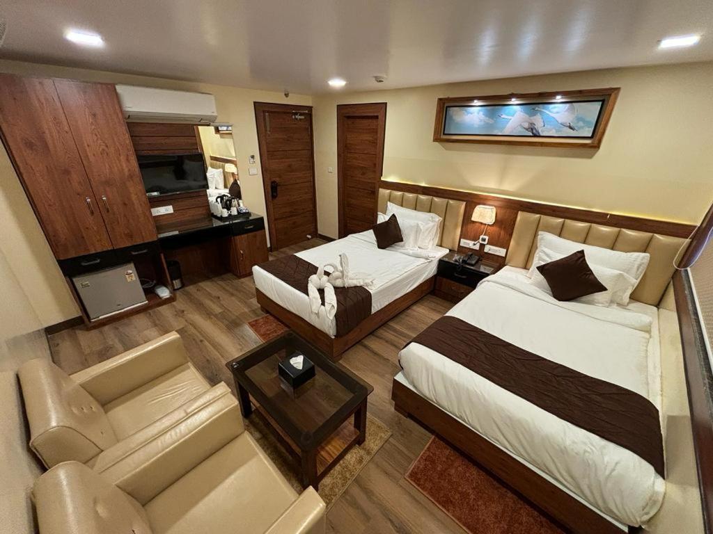 Hotel Golden Orbit Asansol Экстерьер фото