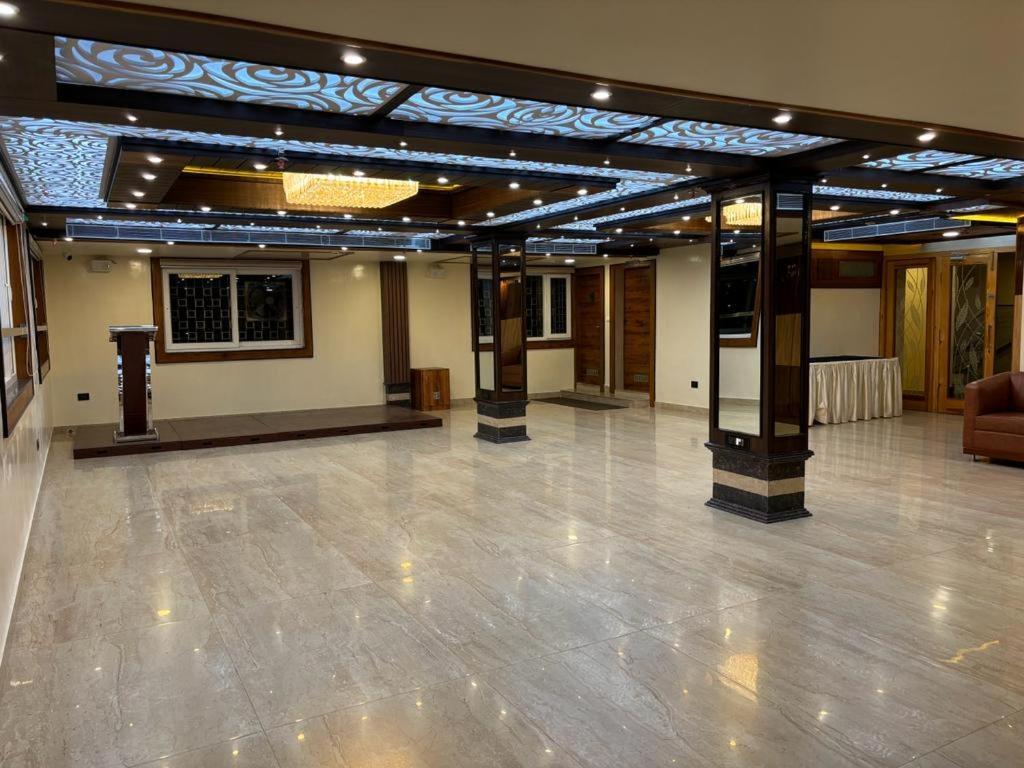 Hotel Golden Orbit Asansol Экстерьер фото