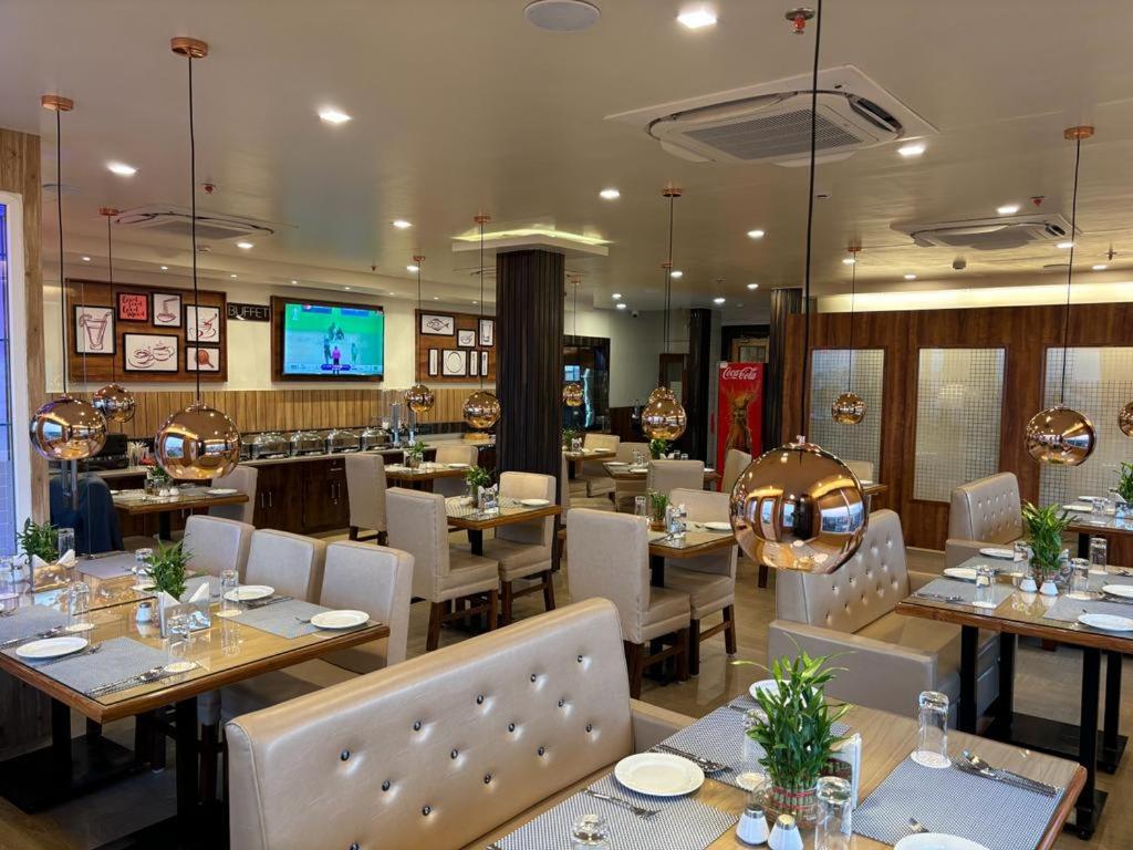 Hotel Golden Orbit Asansol Экстерьер фото