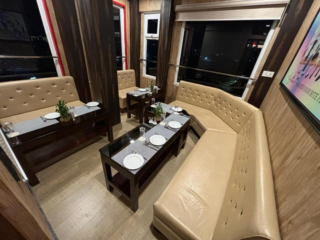 Hotel Golden Orbit Asansol Экстерьер фото